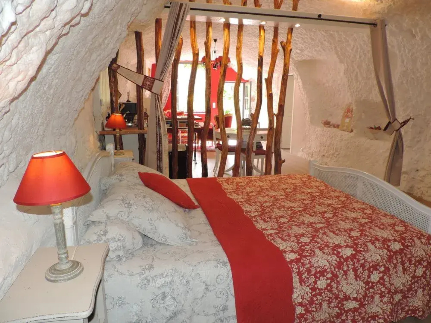 Gîtes troglodytes de la Rochère