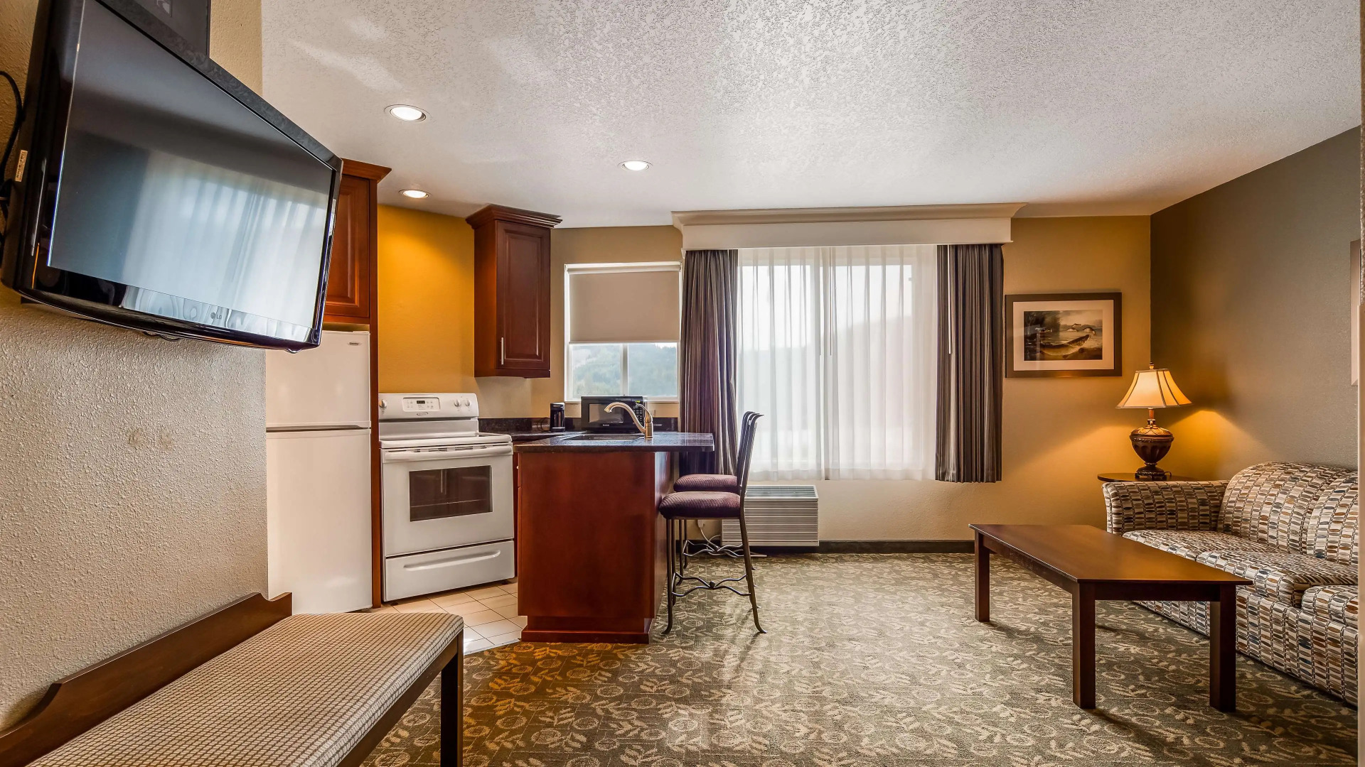 Best Western Salbasgeon Inn & Suites Of Reedsport