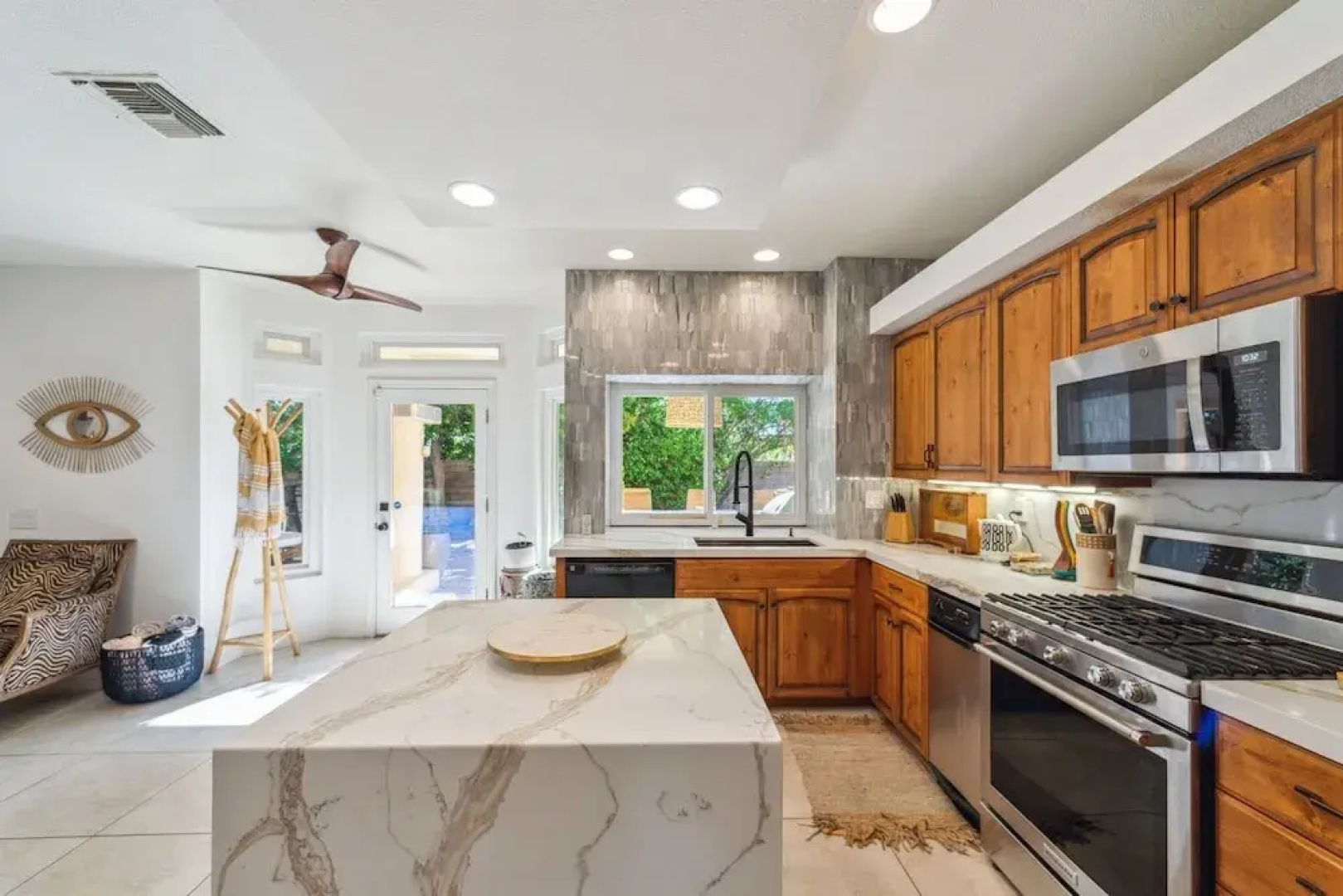 Palm Desert Escape Oasis Home 4 Bedroom Home by RedAwning