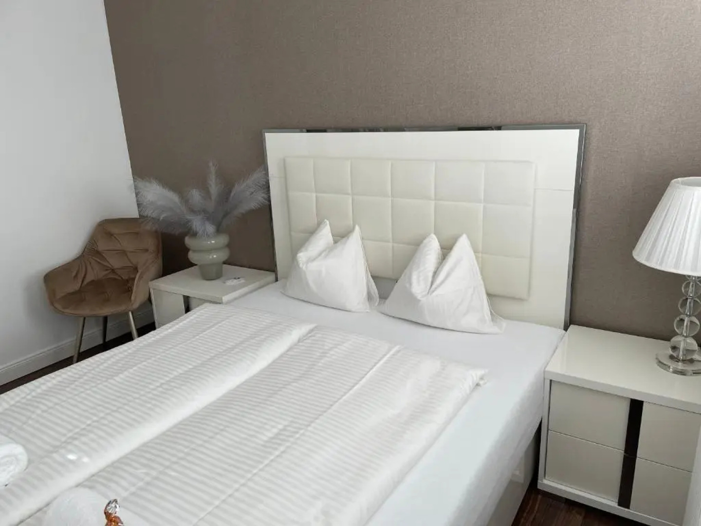 The Old Lake Suite - Tata