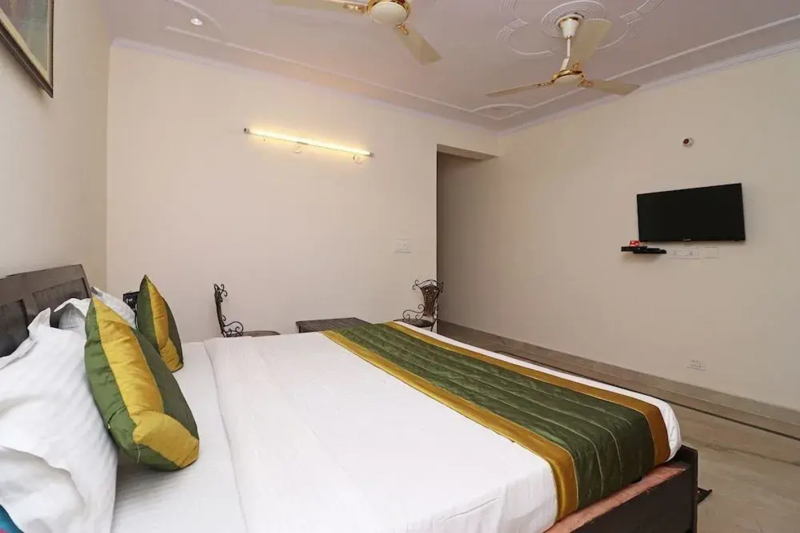 Hotel Stay @ 23 By OYO Rooms