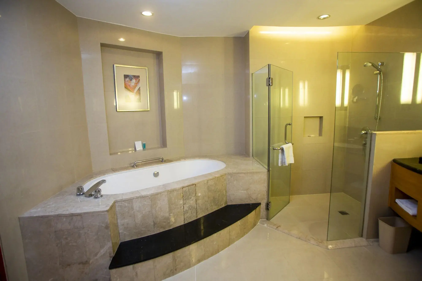 Crowne Plaza Manila Galleria by IHG