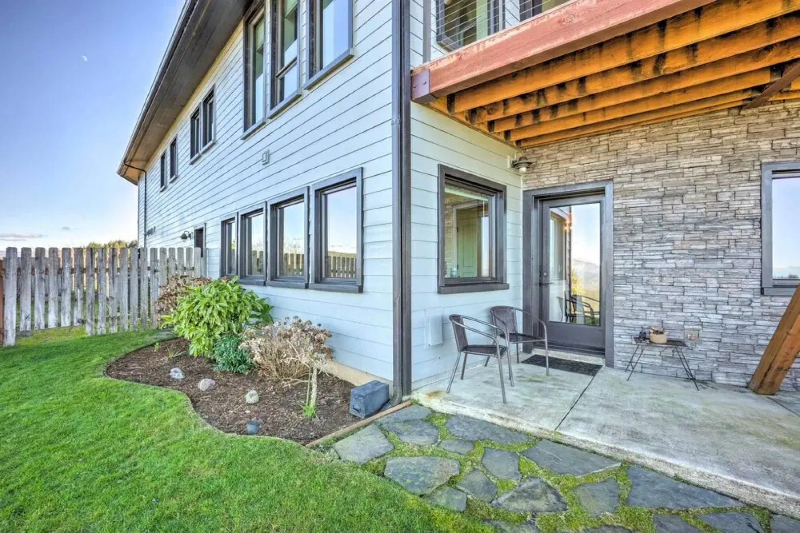 Stunning 360 Ocean Views, Near Redwoods NP!