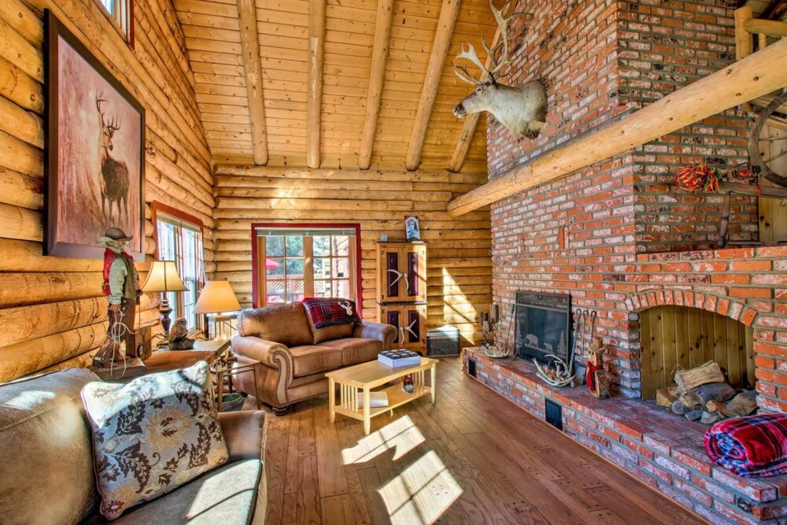Pine Mountain Club Log Home w/ Deck + Grill!