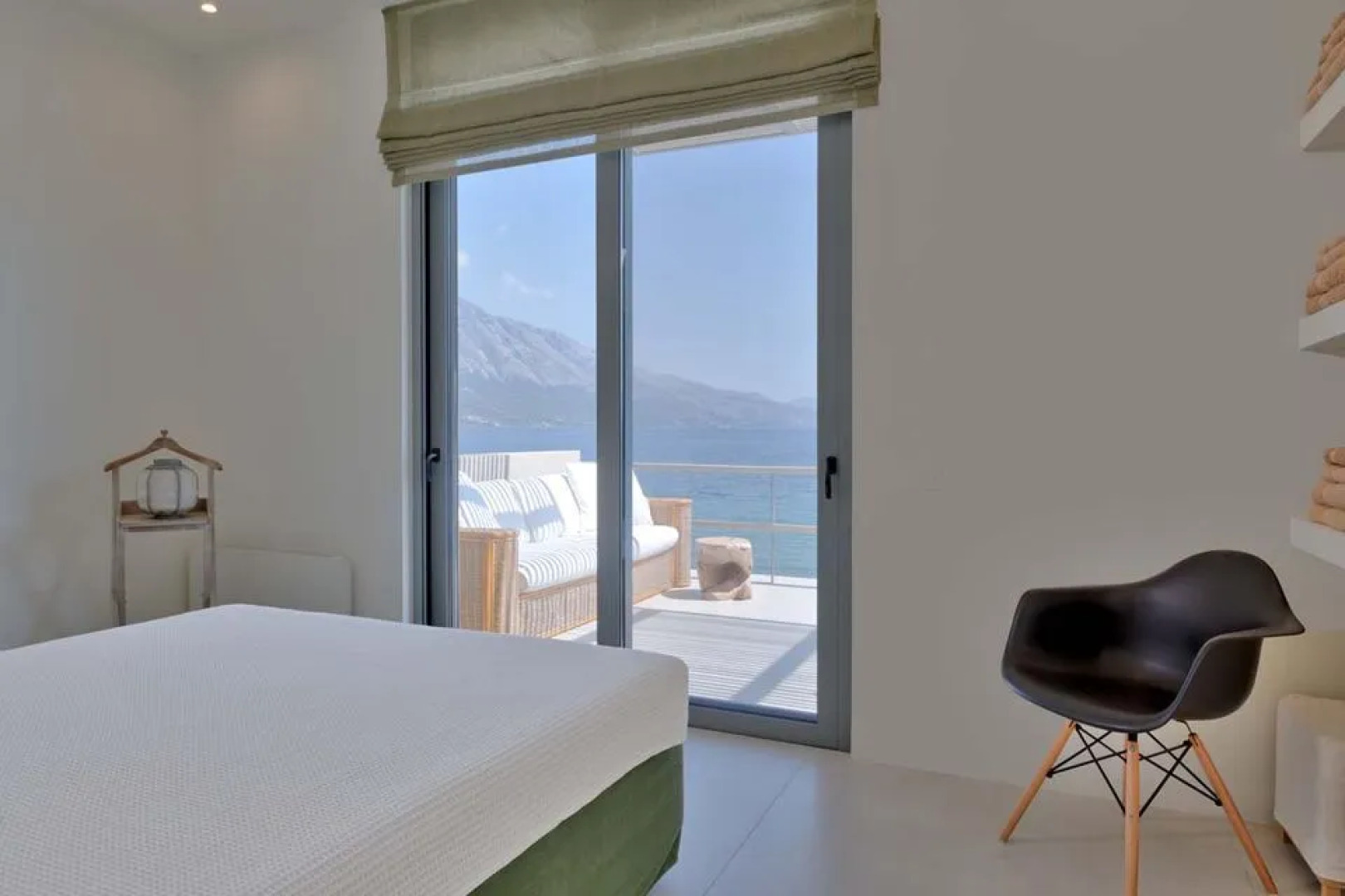 Villa Kastos-Beachfront Villa