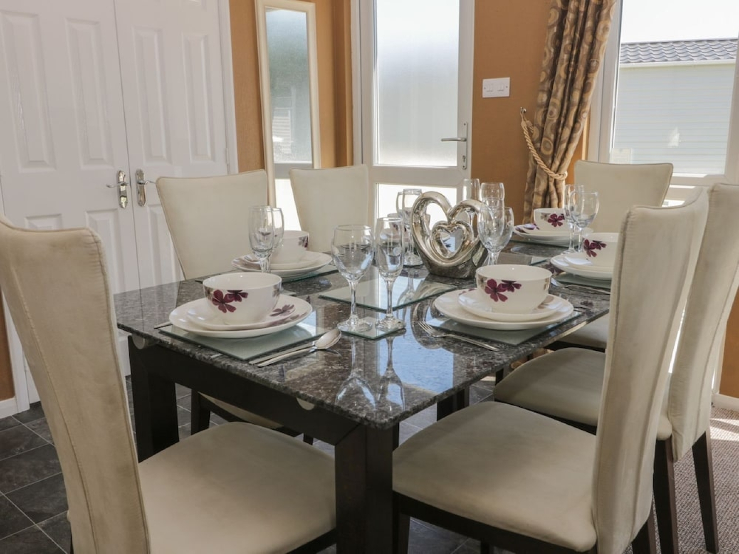 Impeccable 3-Bed Lodge At Cayton Bay Holiday Park