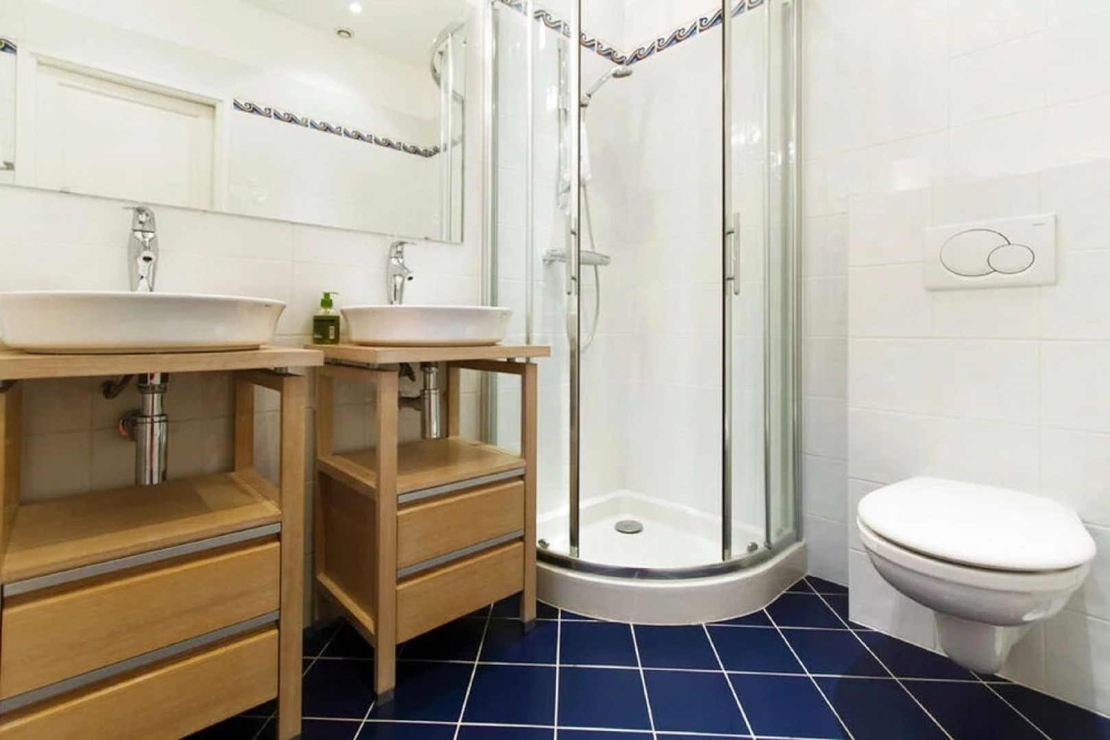 A Luxurious, 5-bedroom Villa in Vence With a Swimming Pool and Spaciou