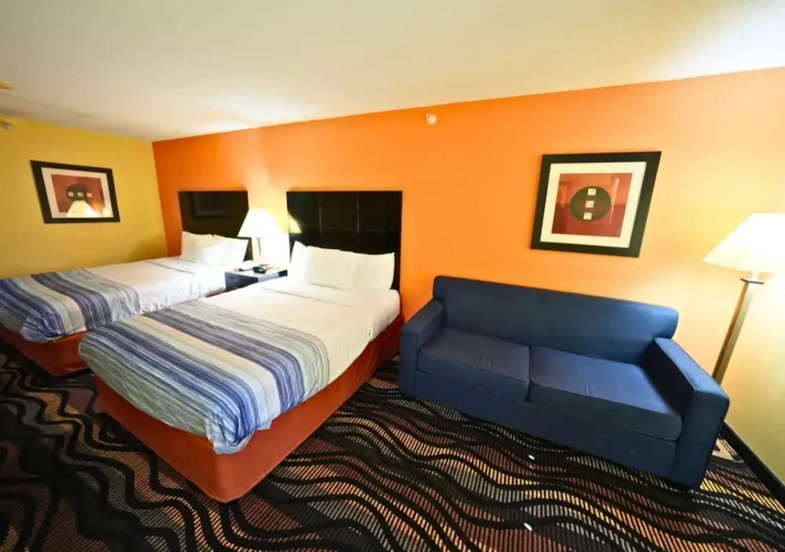 Rock Island Inn & Suites Streator IL