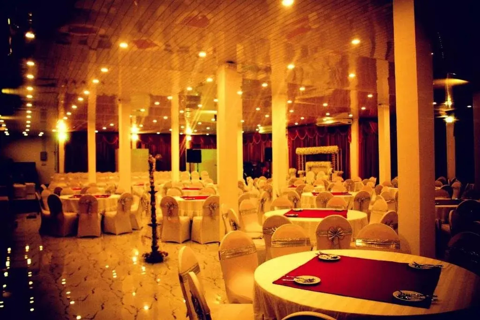 Gandhi Guest House & White Palace