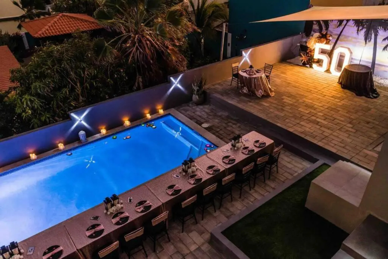 Private Estate with Pool 10bed/6baths