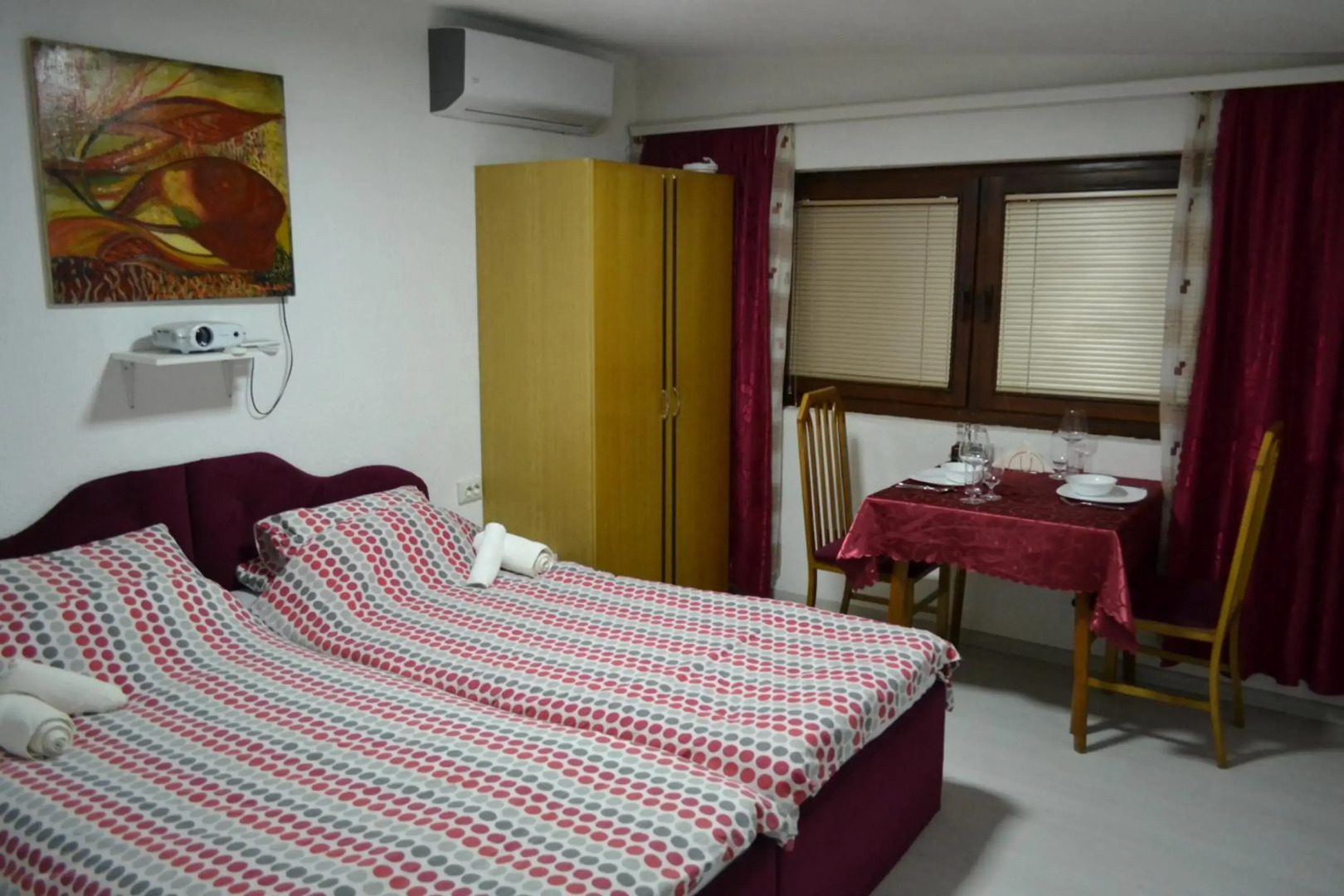 Honey Home by KOSTOSKI INN