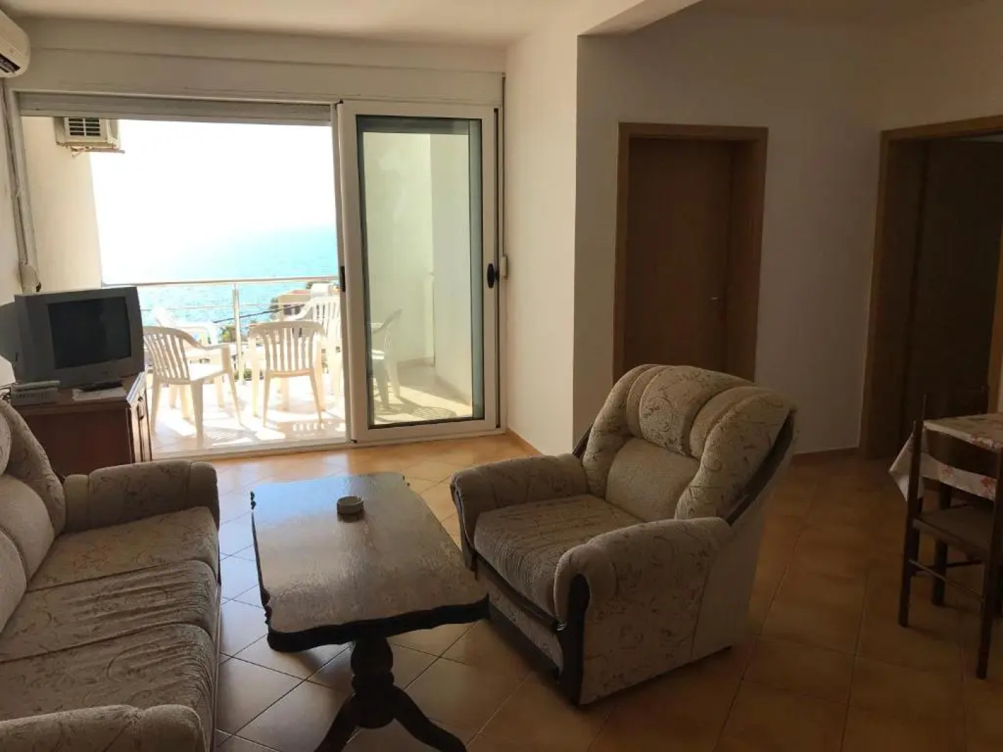 Apartments De Lara