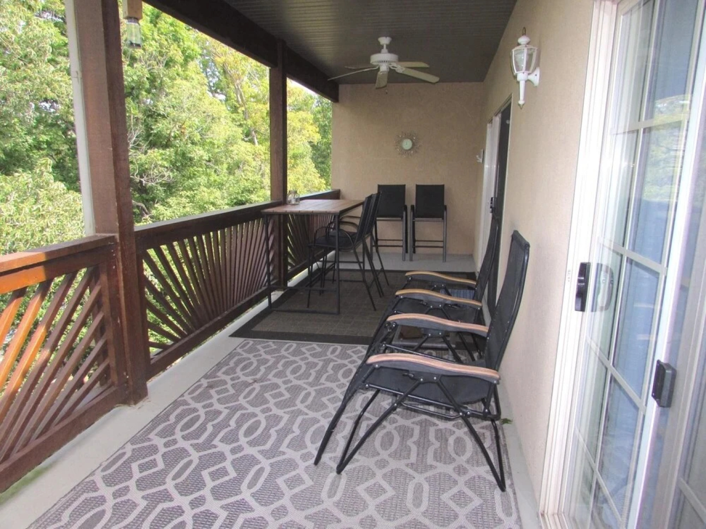 Condo A-7 3 Bedroom Condo by Redawning