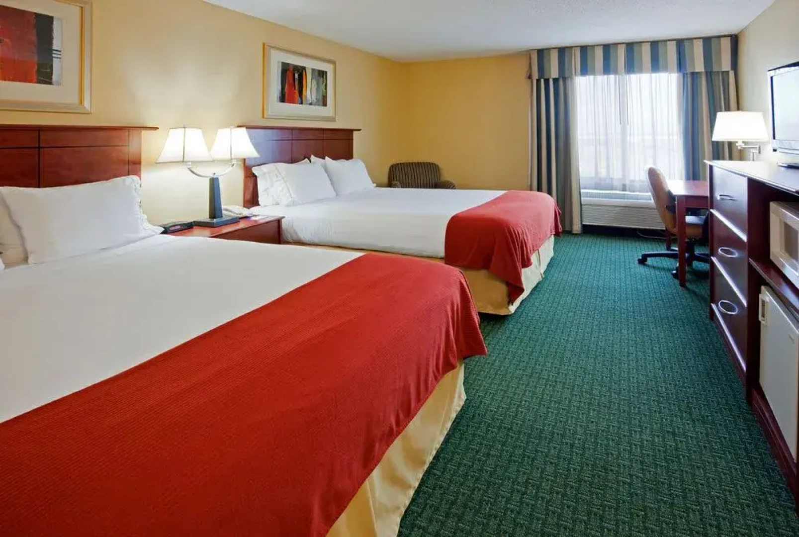 Holiday Inn Express & Suites Coon Rapids - Blaine Area