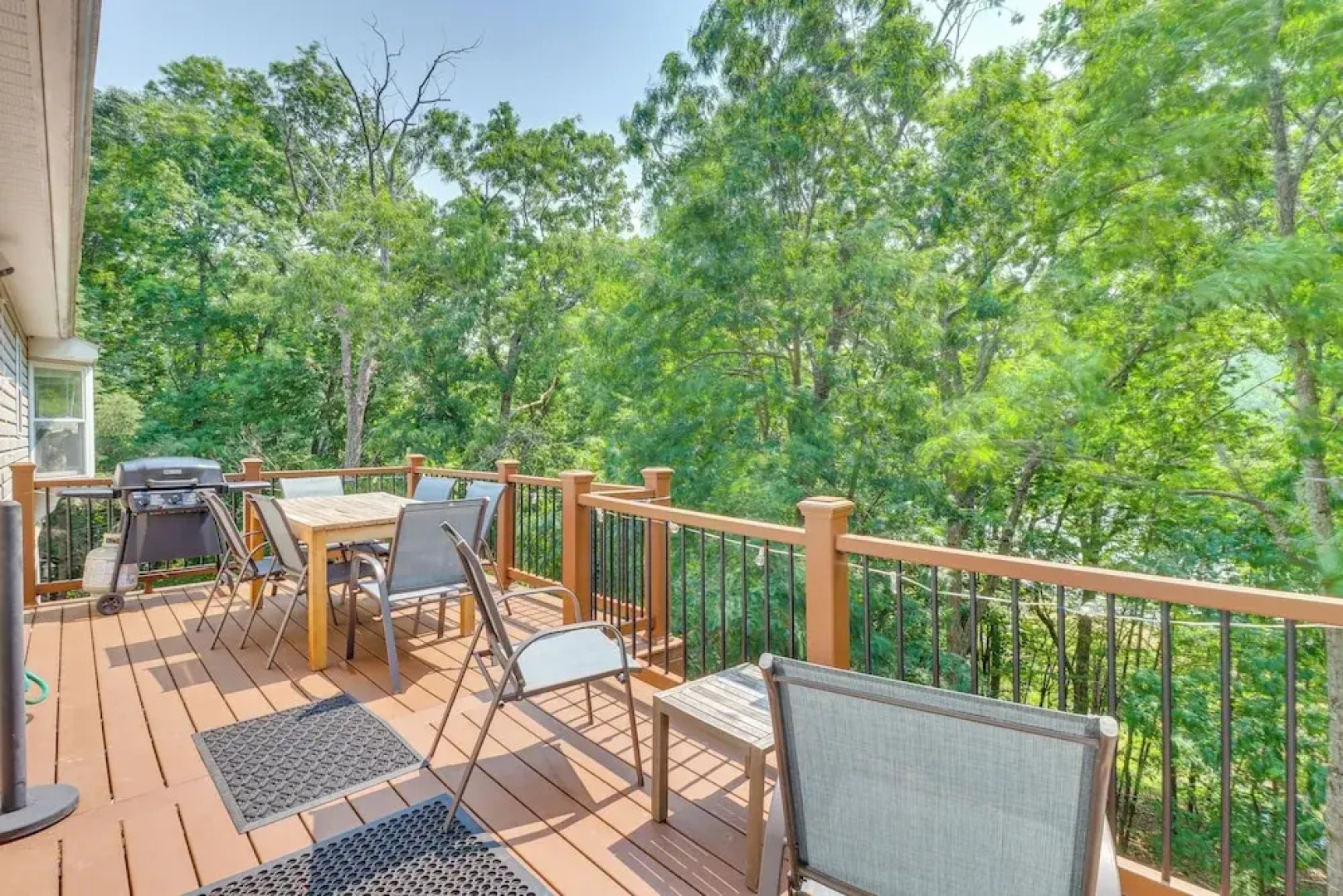 Gas Grill, Lake Access: Scenic Poconos Retreat!