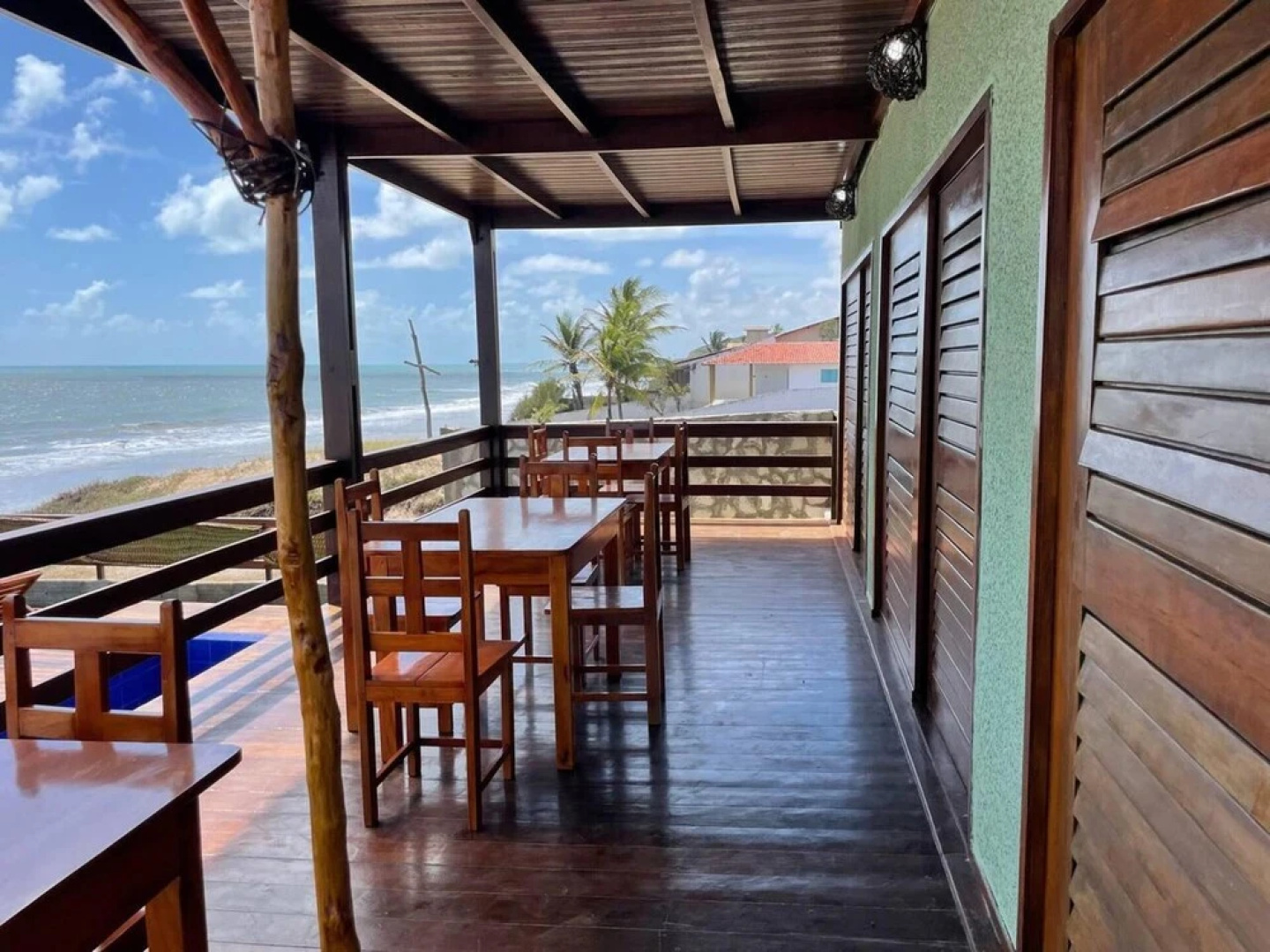 Impeccable 4-bedroom Beach House With a Great View