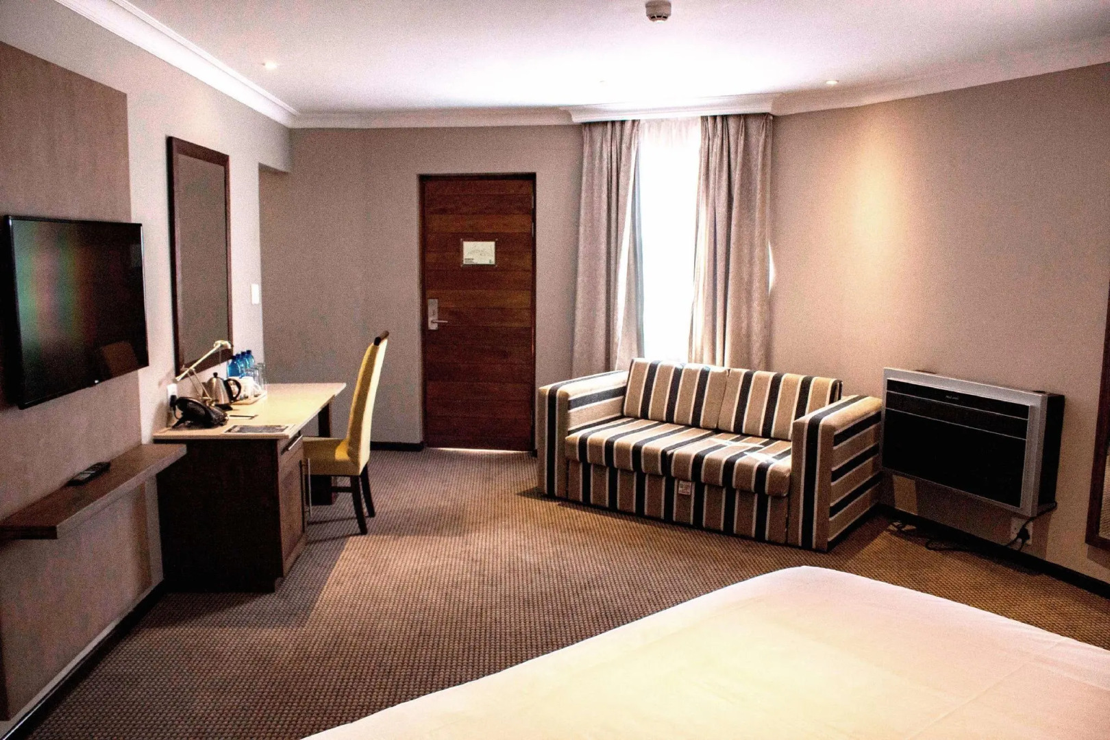 Premier Hotel Sani Pass