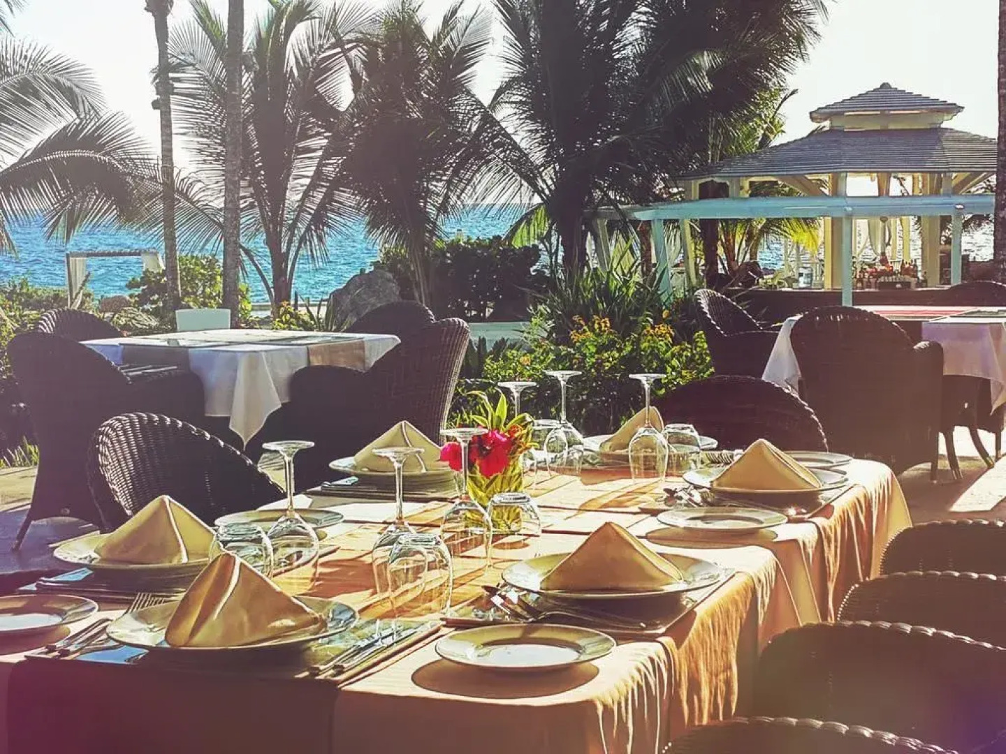 TRACADERO Beach Club and Holidays Rentals