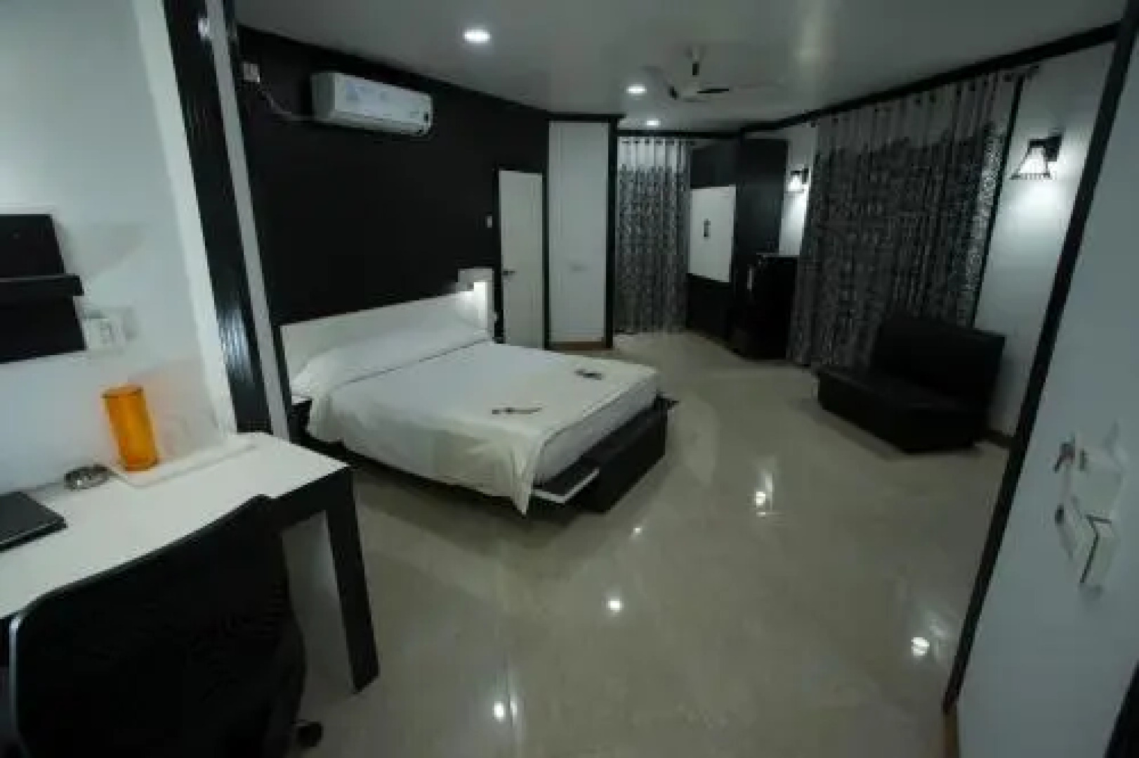 LBL Lodge & Restaurant