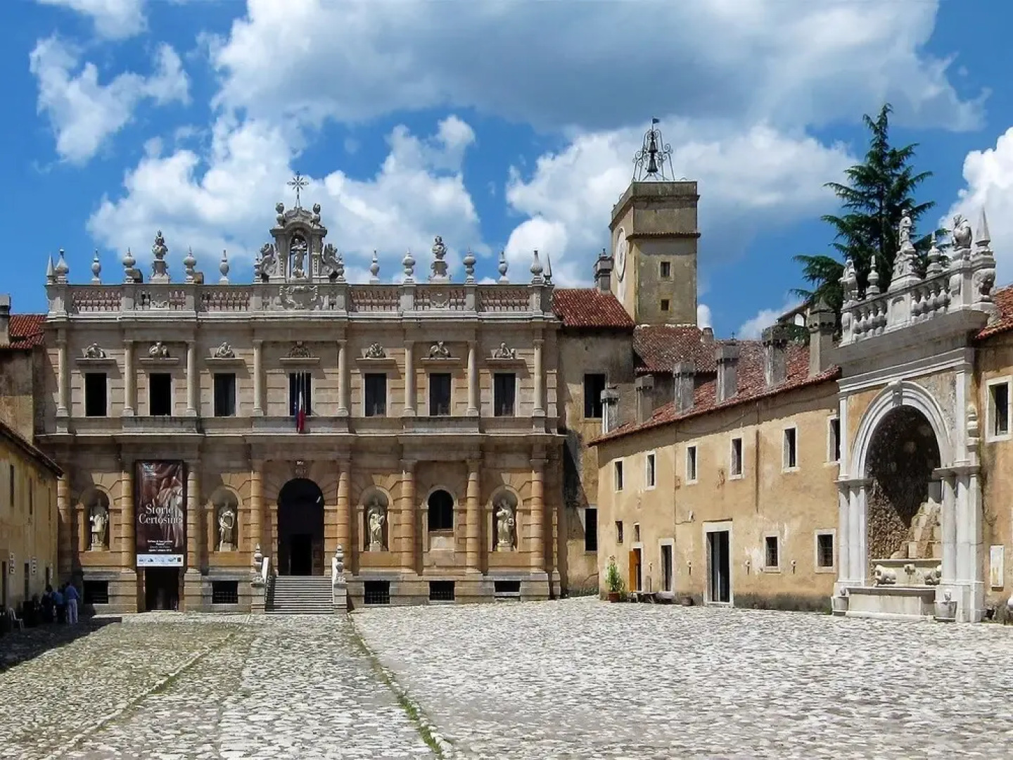House in the Cilento with Pool And Views of the Hills From the Large Terrace