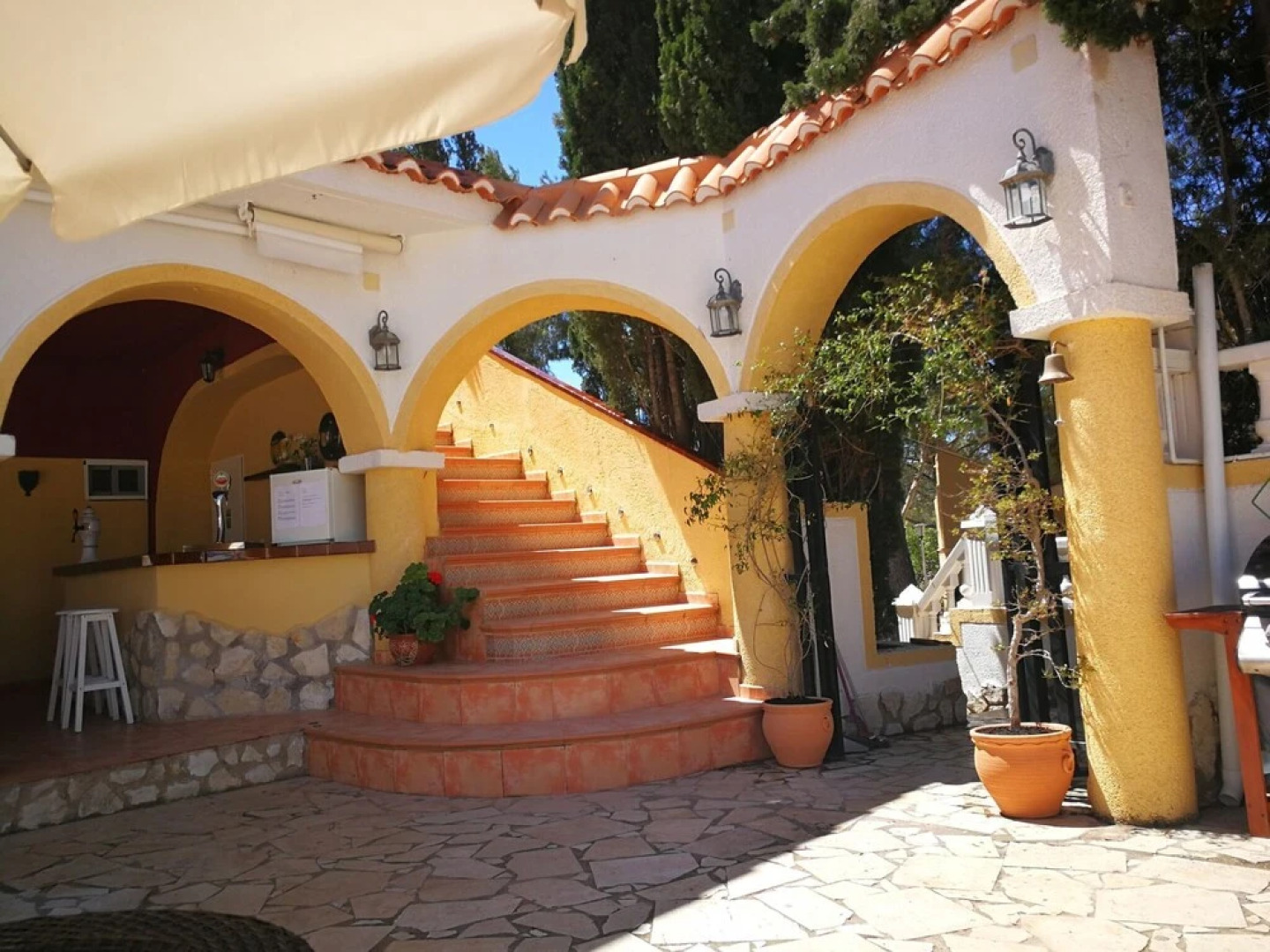 Lovely Holiday Home in Aigues With Private Swimming Pool