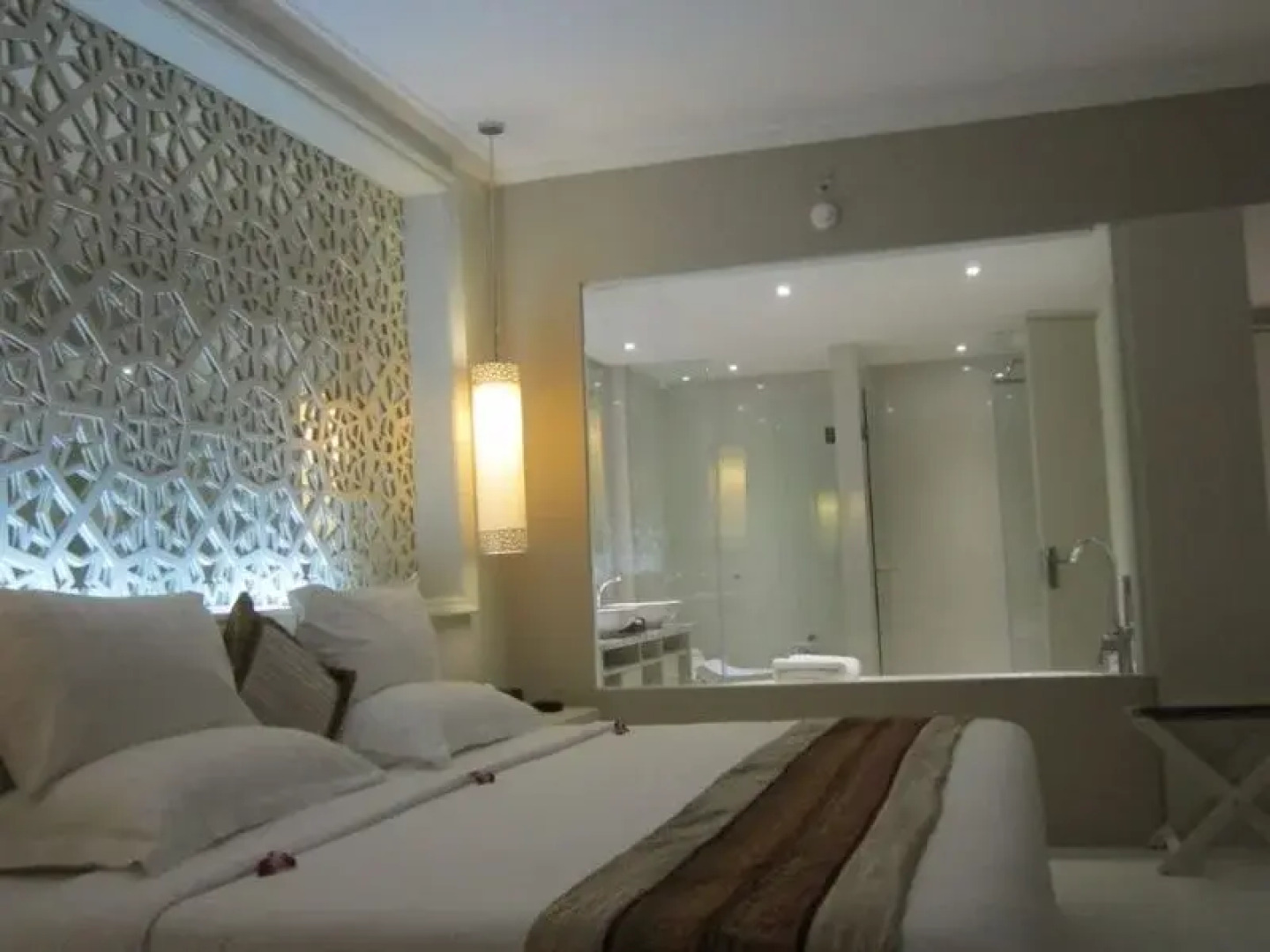 Dreamland Paradise Hotel