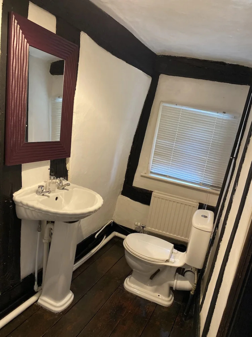 Captivating 1-bed Apartment in Newmarket