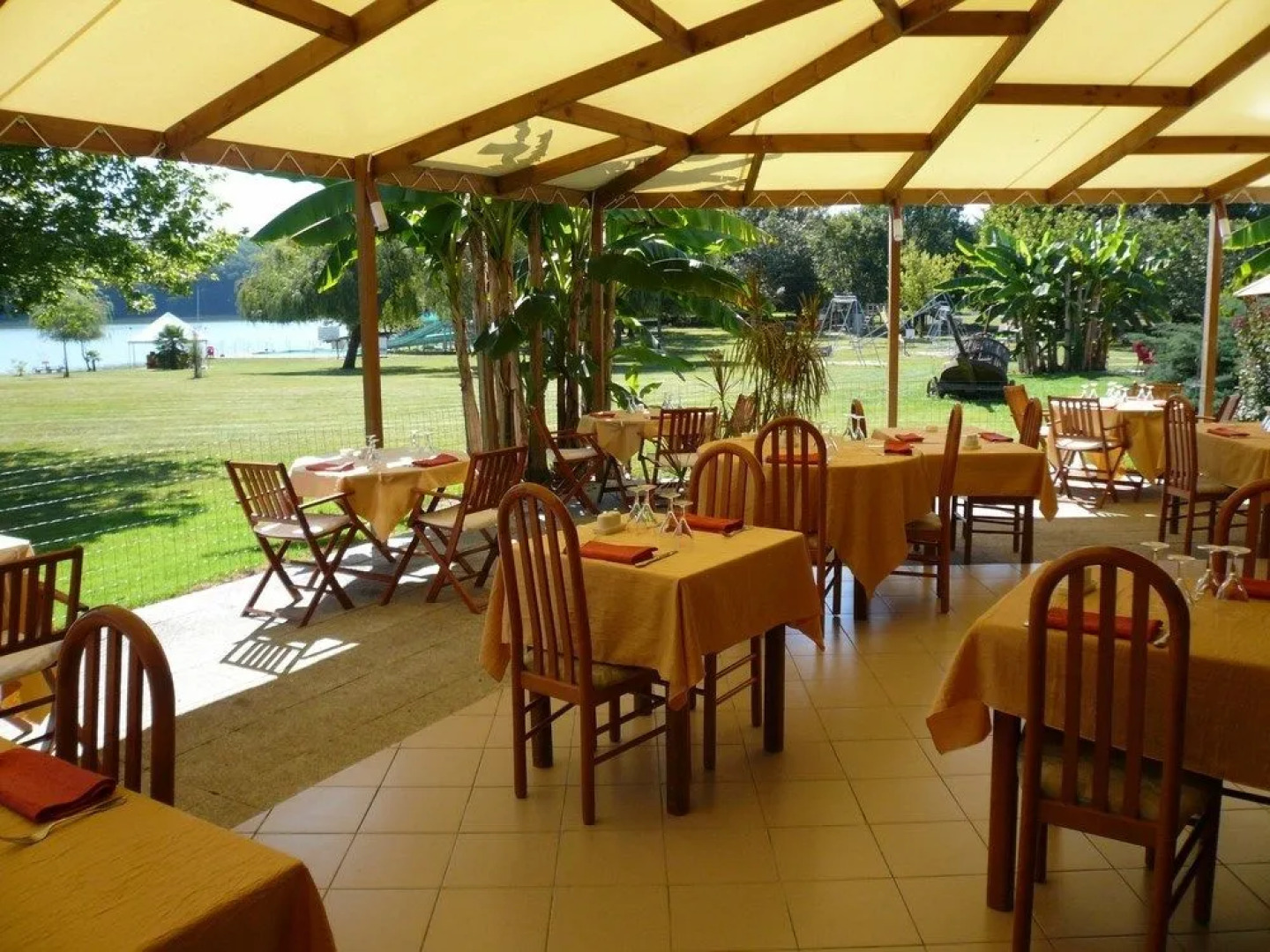 Logis Hôtel les Vallons du Lac