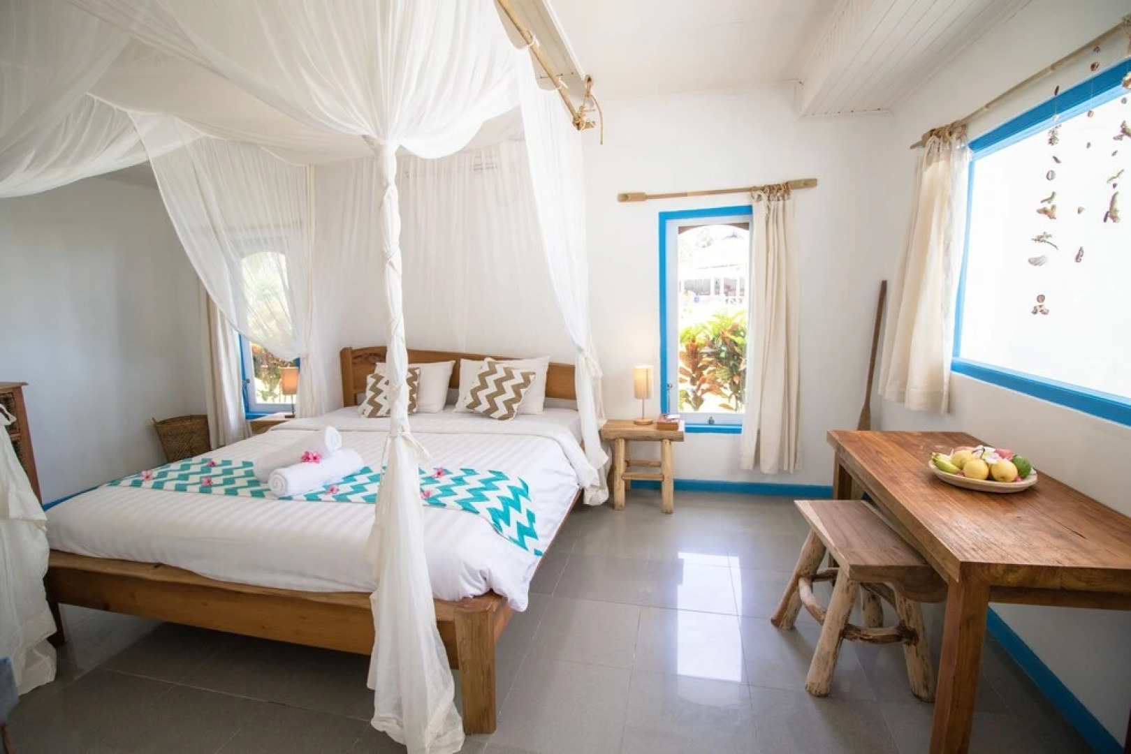 Hollow Tree's Resort