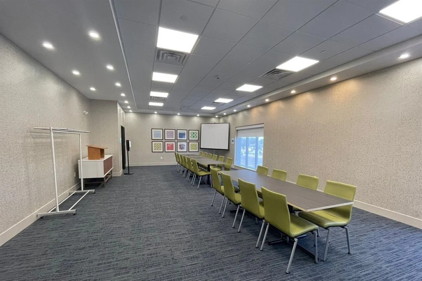 Comfort Inn & Suites Fall River