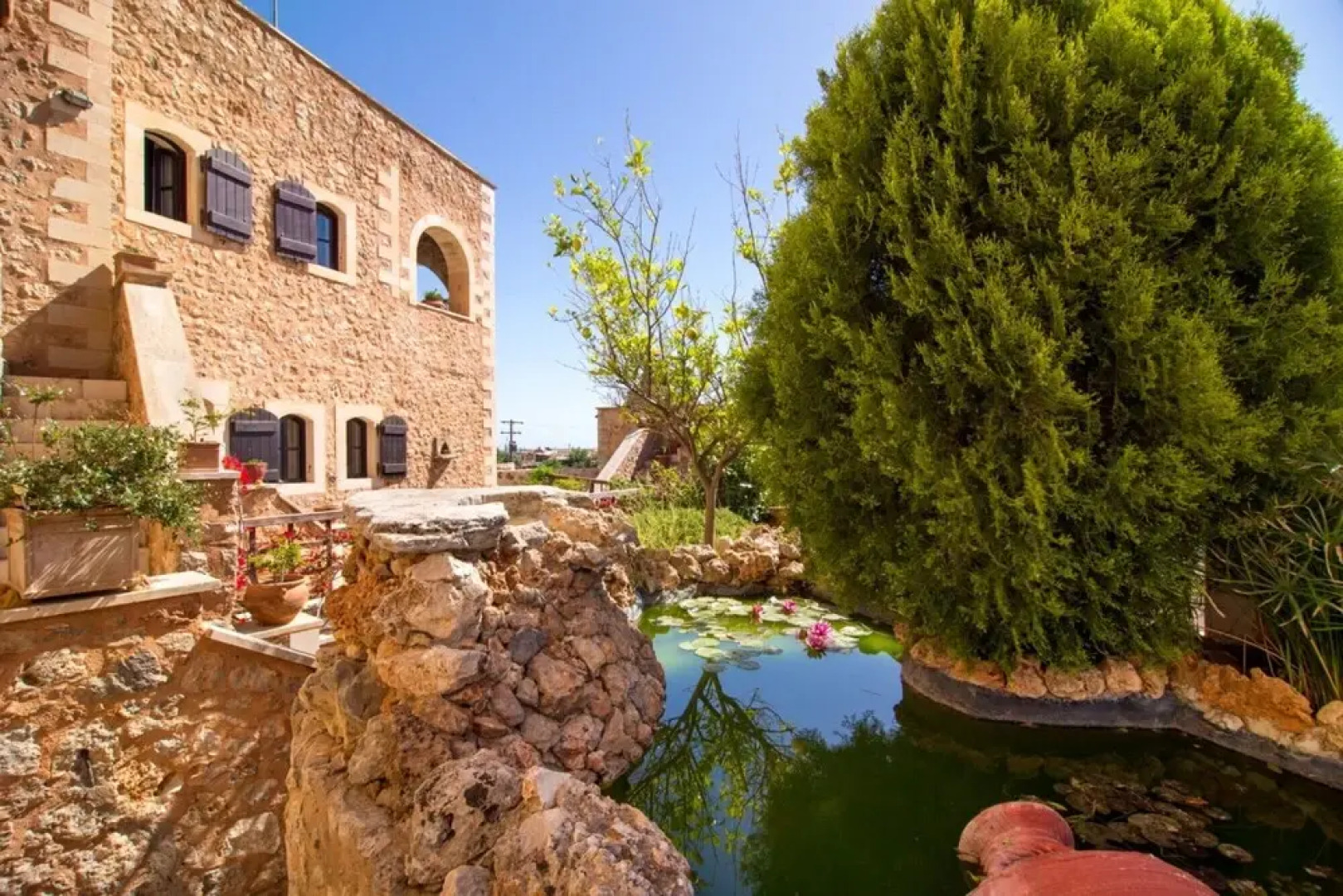 Purple Villa Malotira - 1 Bedroom Maisonette