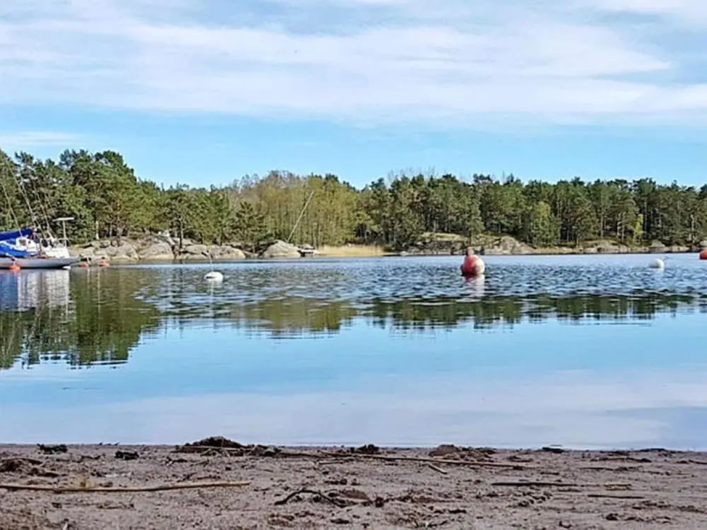 6 Person Holiday Home in Djurhamn