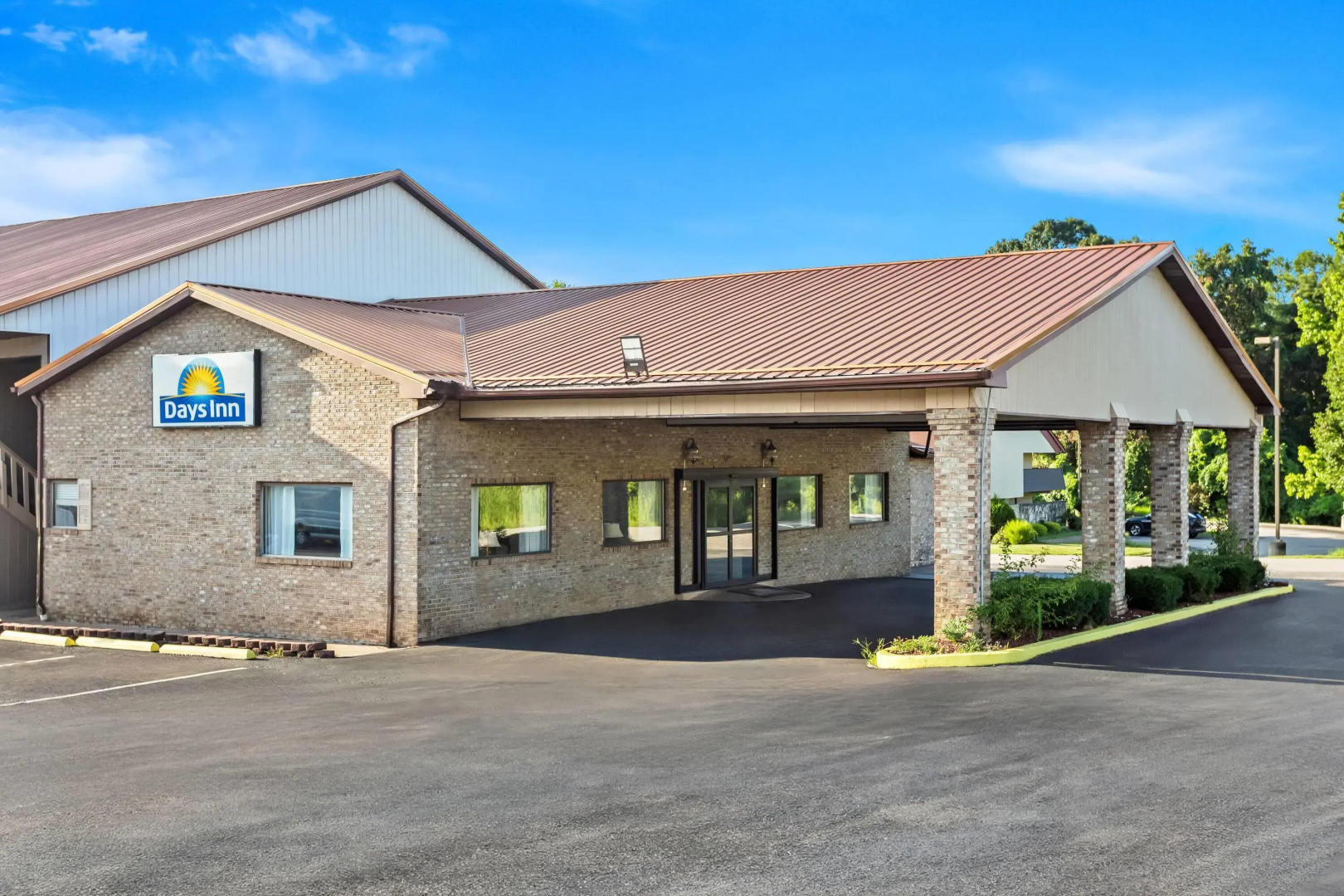 Days Inn by Wyndham Huntington