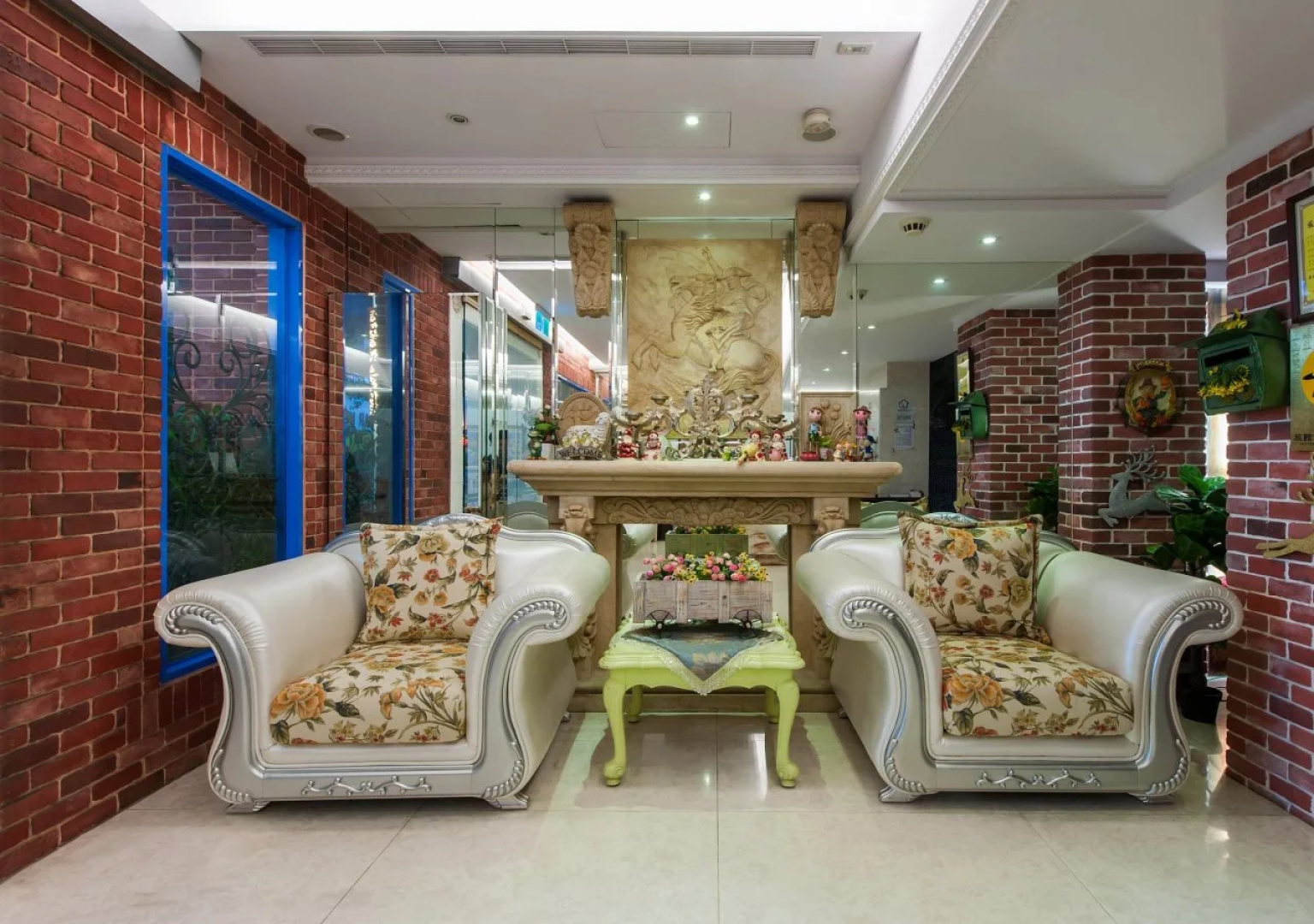 Liz Hotel
