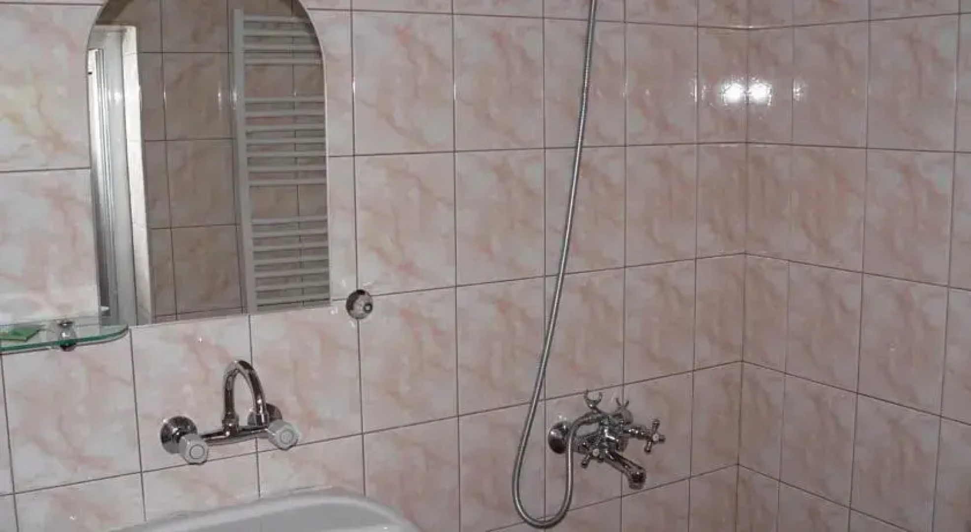 Hotel Pri Chakara