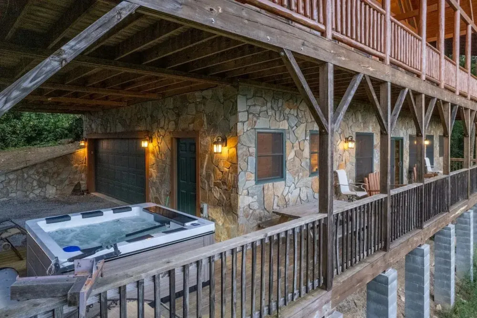 Luxury 4200 Sqft Log Cabin on 50 Acres Sleeps 16