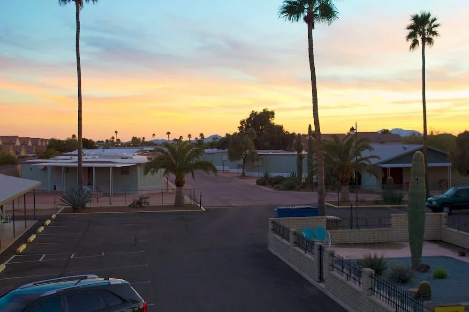 Topaz Inn and Suites
