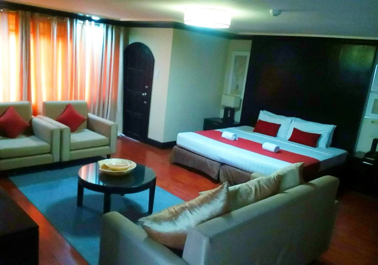 Iriga Plaza Hotel