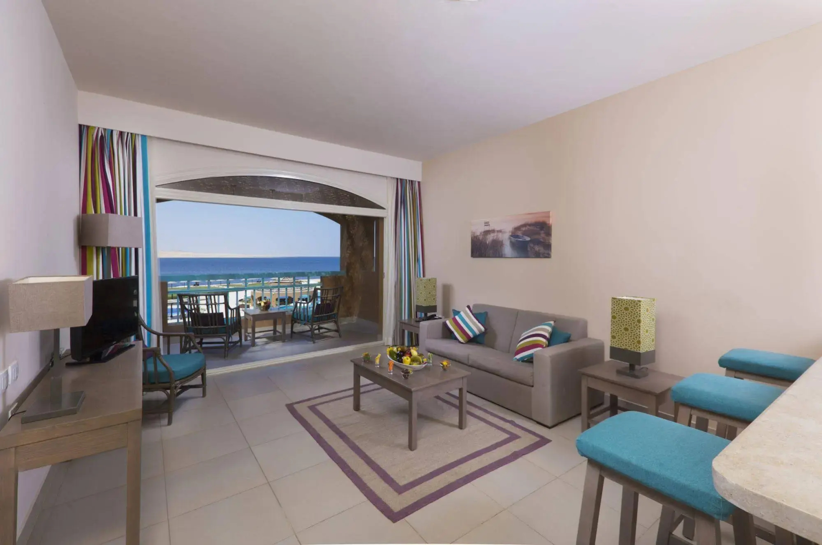 Byoum Lakeside Hotel