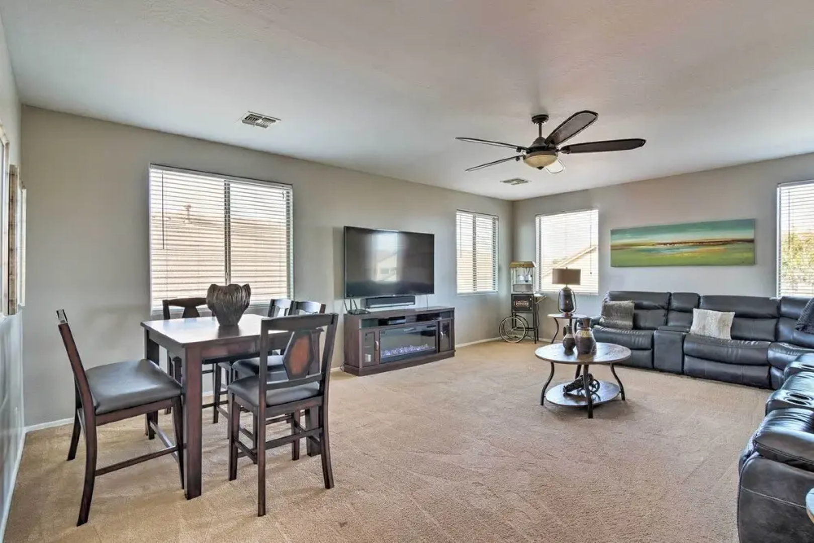 Near Westgate Entertainment District: Home w/ Pool