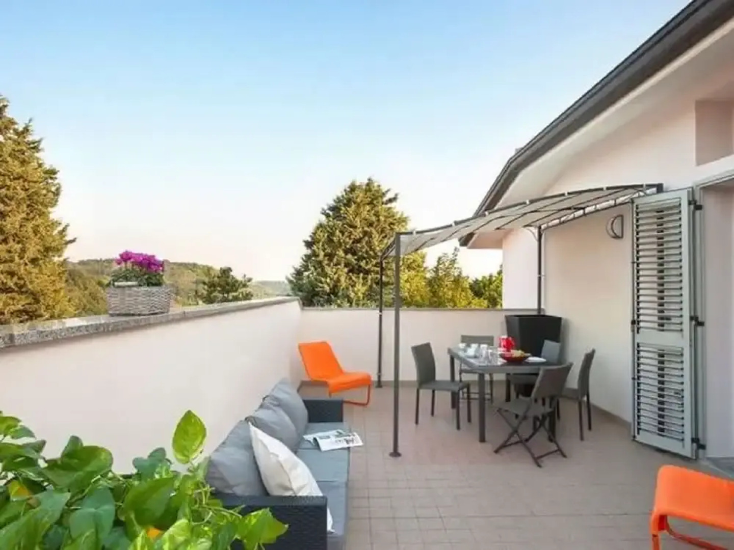 Spacious Villa With Pool