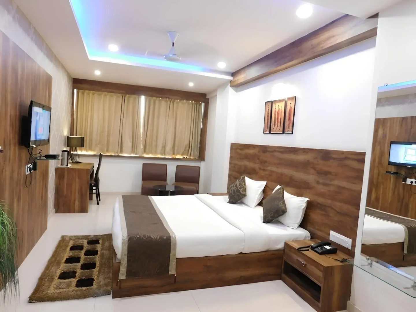 V by Vinnca Hotel Shiva