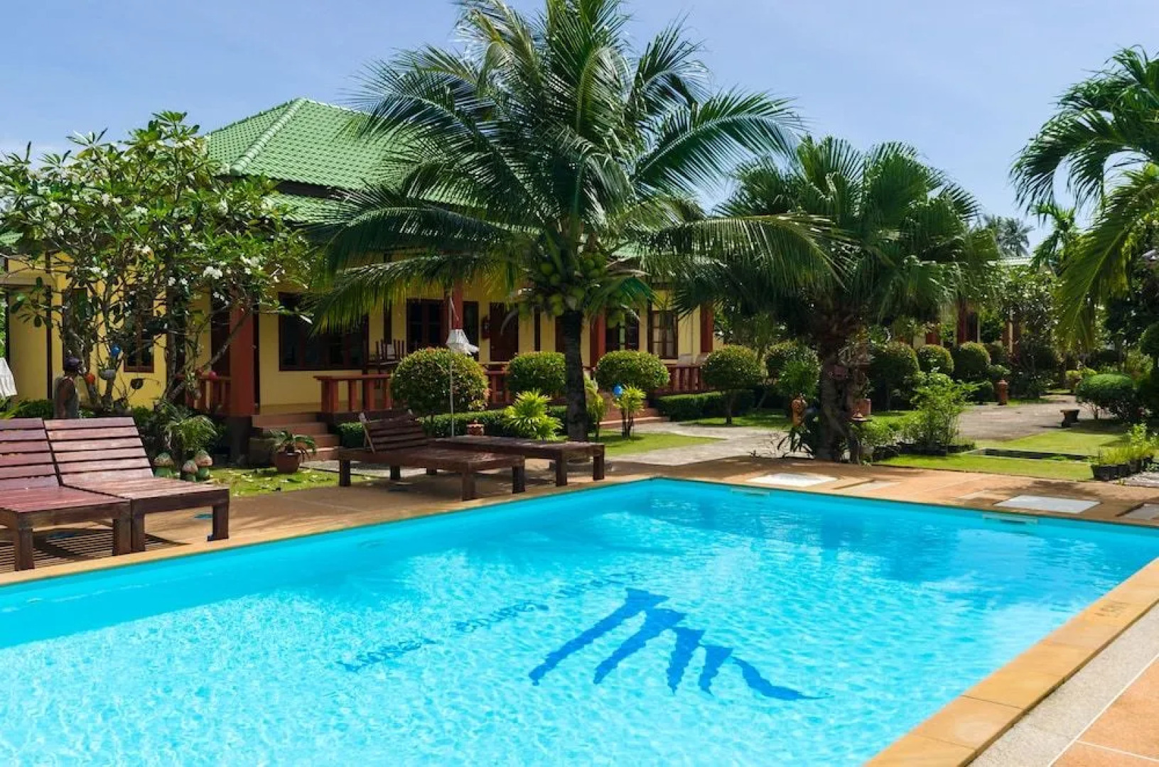 Sleep In Lanta Resort