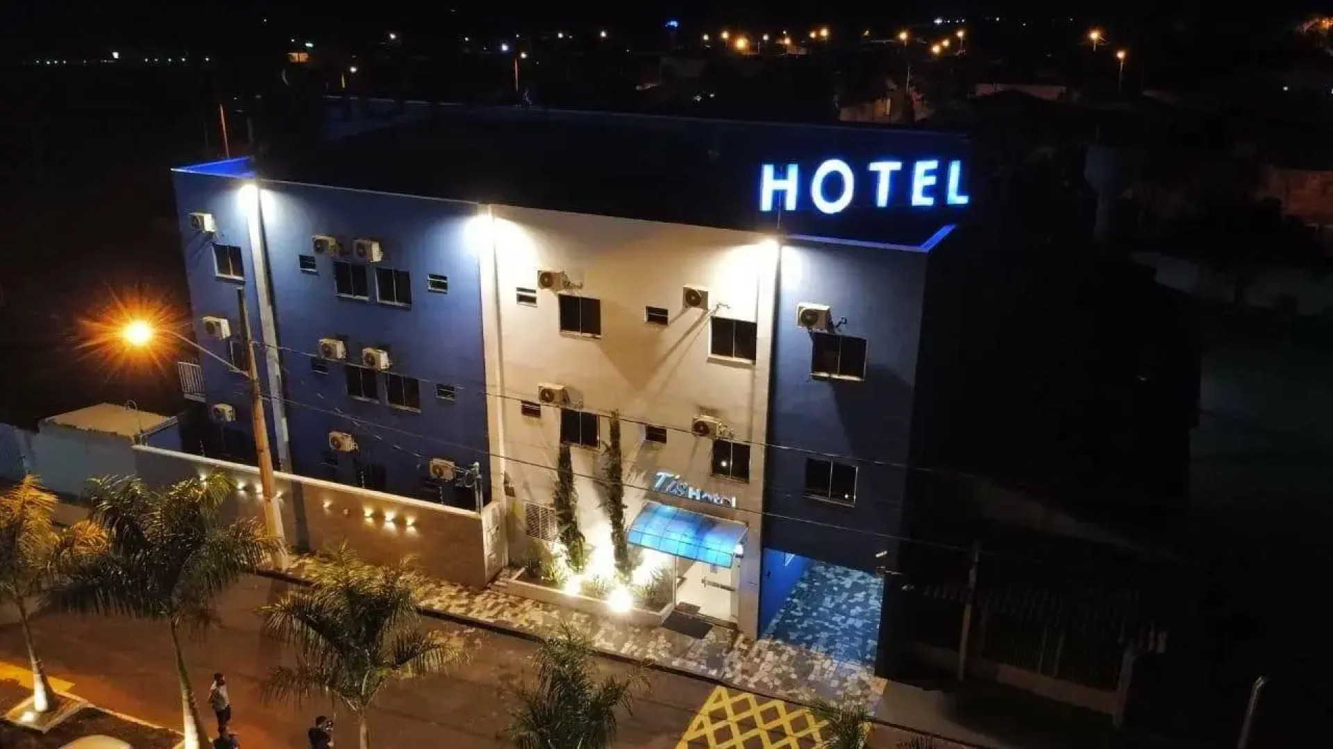 Tis Hotel 497