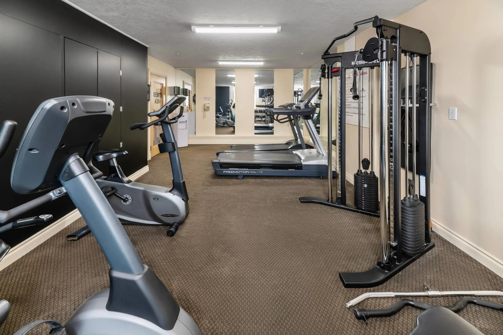 Econo Lodge Inn & Suites