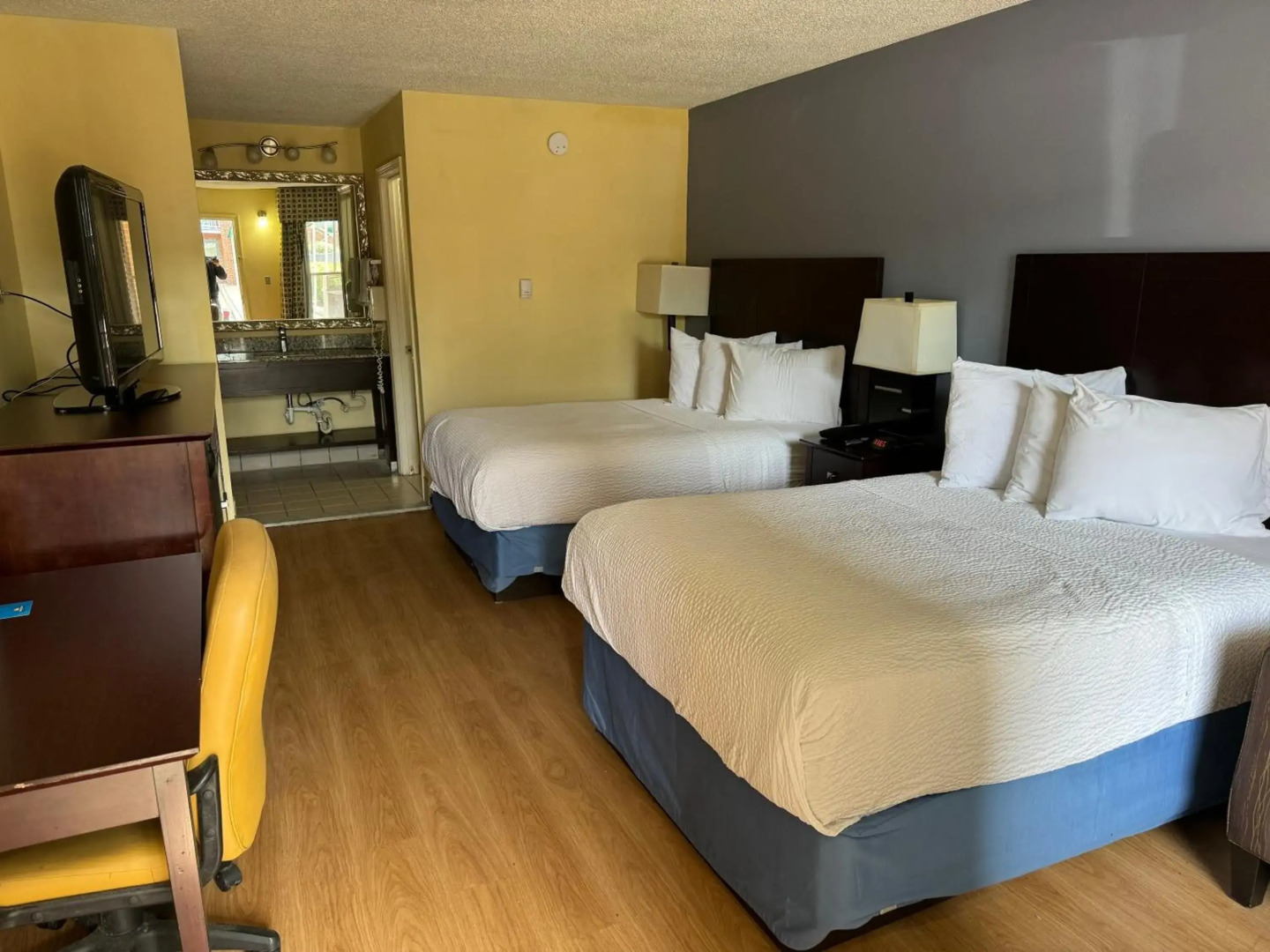 Days Inn by Wyndham Petersburg/South Fort Lee