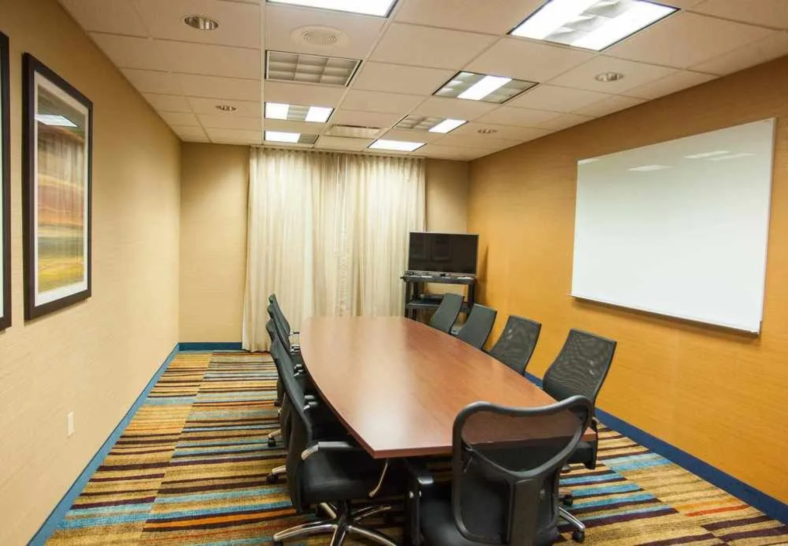 Comfort Inn & Suites South Akron