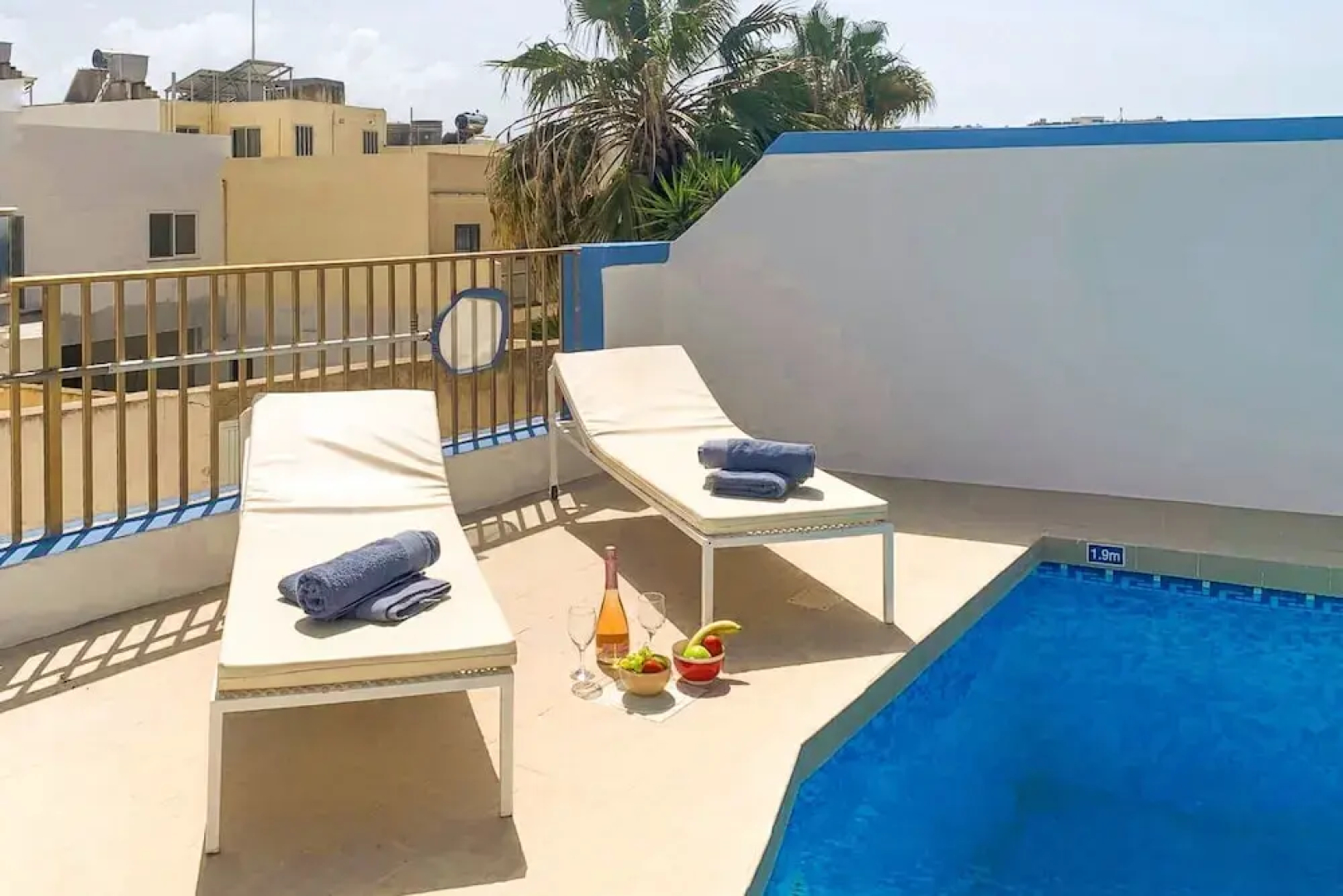 Pool and Sea, charming Merill Apart 5