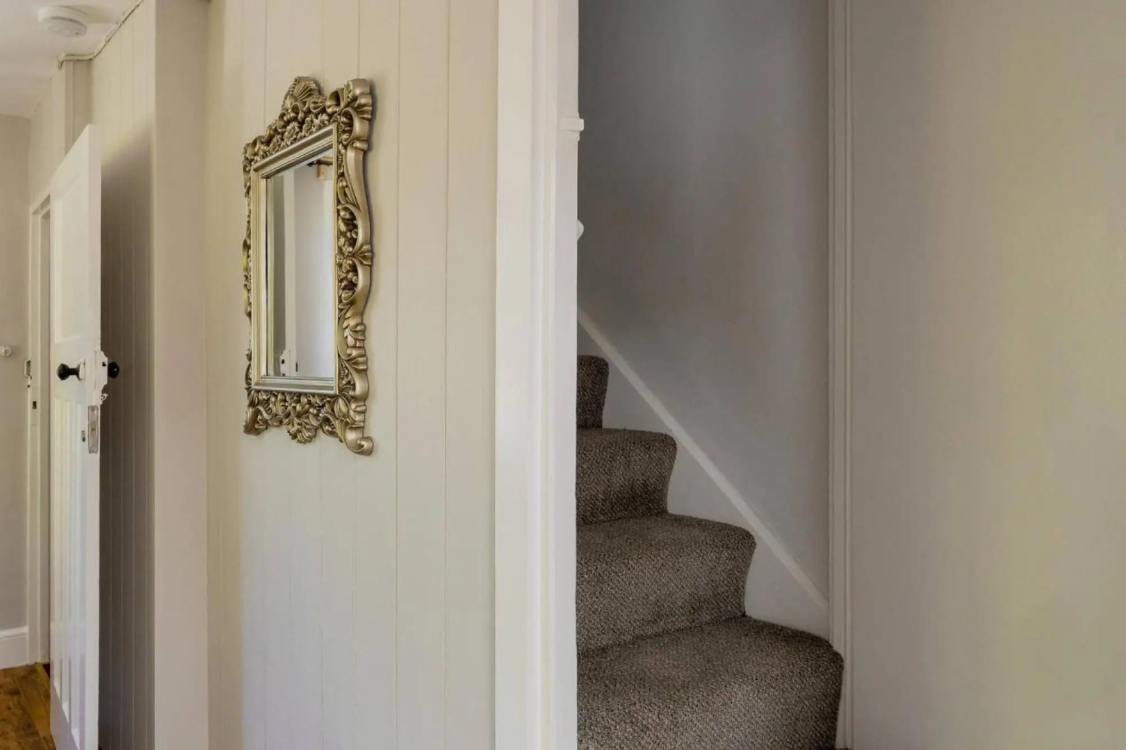 Strelna Coach House - Gateway to the Moor