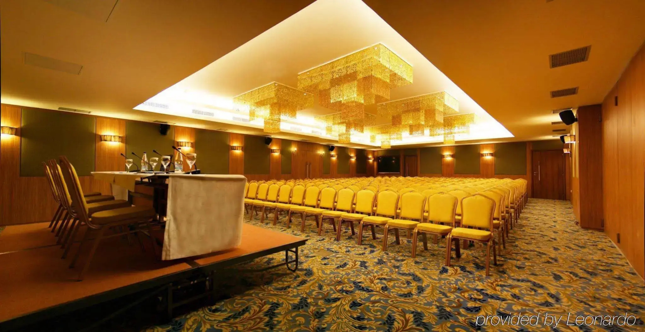 Arty Grand Hotel